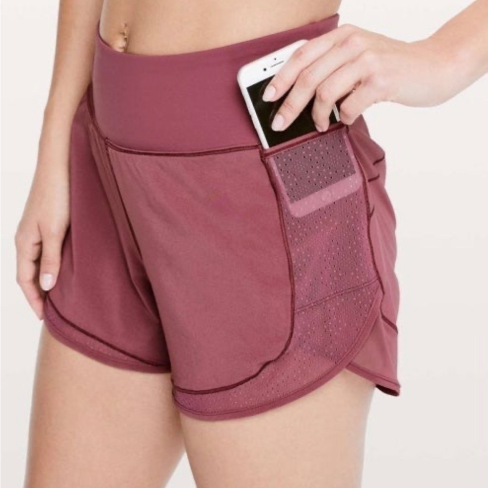 Lululemon Over & Above Shorts 6 #6-05 - Picture 12 of 14
